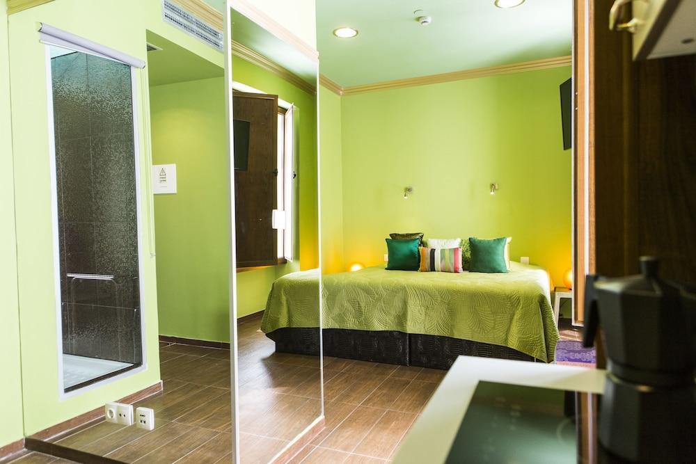 Aparthotel Art 4*